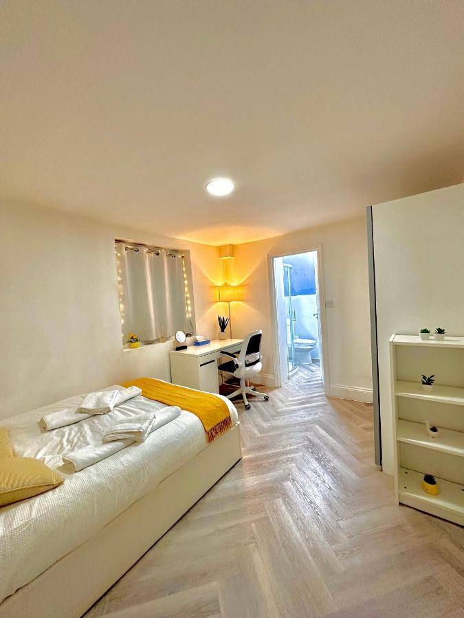 Charming 4 Bedrooms House With Garden In Heart Of London Camden Bagian luar foto