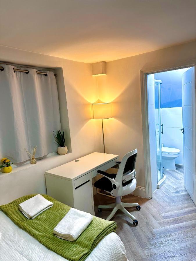 Charming 4 Bedrooms House With Garden In Heart Of London Camden Bagian luar foto